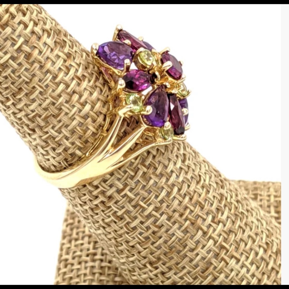 🍁 10KT YELLOW GOLD AMETHYST, PERIDOT & RHODOLITE GARNET FLOWER CLUSTER RING - Picture 8 of 12